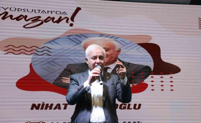 Eyüpsultan’da Nihat Hatipoğlu seminerine yoğun ilgi