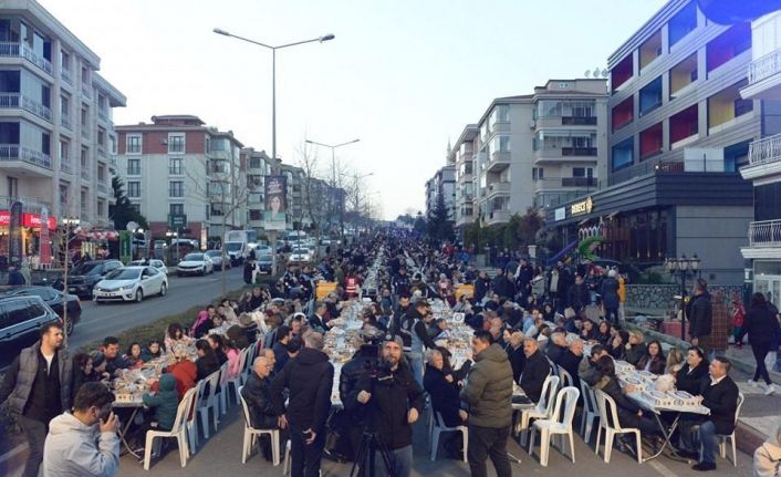 Gönül Sofraları her gece başka bir mahallede kuruluyor