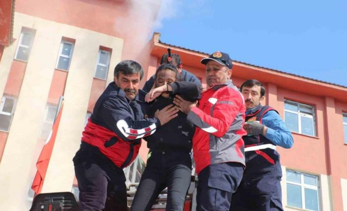 Hakkari’de gerçeği aratmayan tatbikat