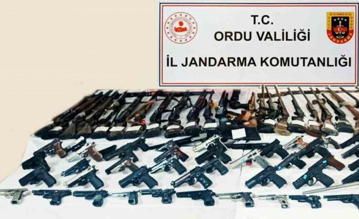 Jandarma ekiplerinden silah kaçakçılığı operasyonu: 66 gözaltı