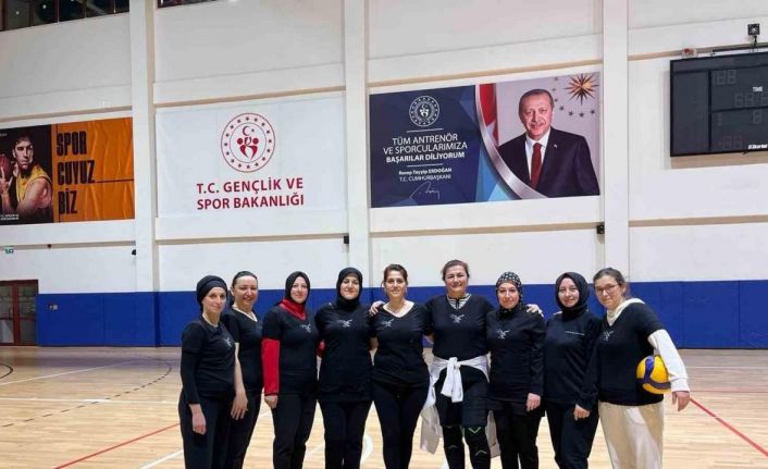 Kadınlar Günü nedeniyle voleybol müsabakası