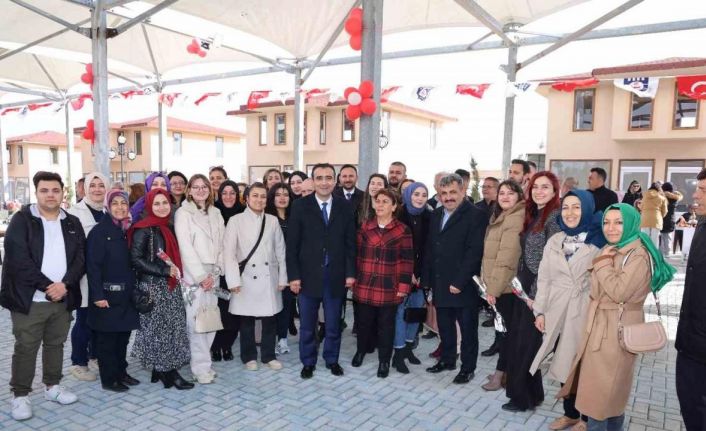 Karaman’da Mümine Hatun Çarşısı hizmete açıldı