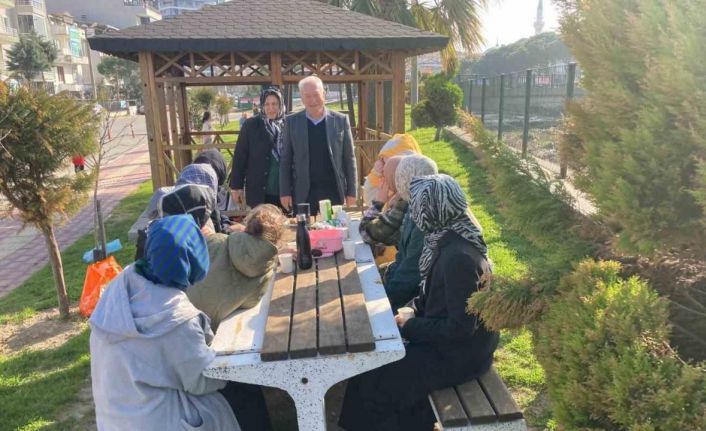 Lapseki Belediye Başkanı Eyüp Yılmaz, seçim çalışmalarına devam ediyor