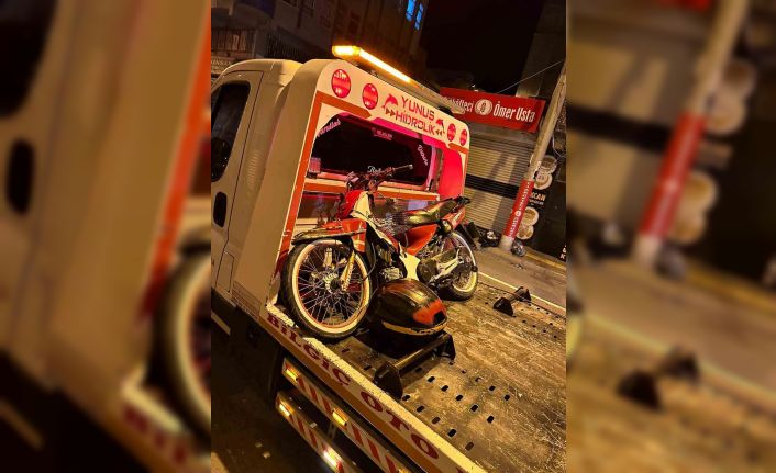 Mardin’de motosiklet devrildi: 2 yaralı