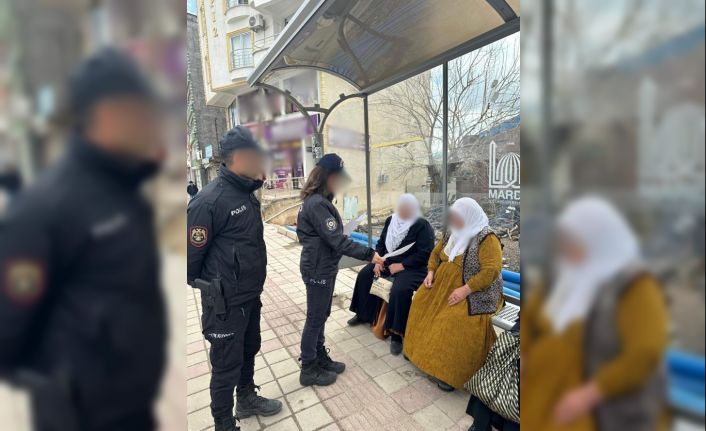 Mardin’de polis ekipleri dolandırıcılığa karşı vatandaşları bilgilendirdi