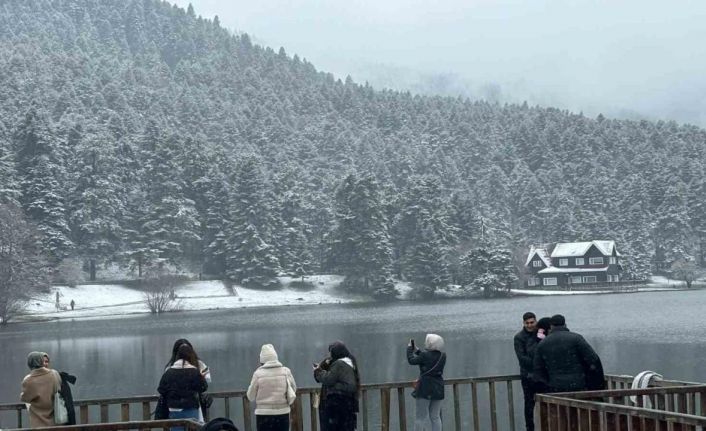 Mart kapıdan baktırdı: Bolu’nun doğa harikası beyaz örtüyle kaplandı