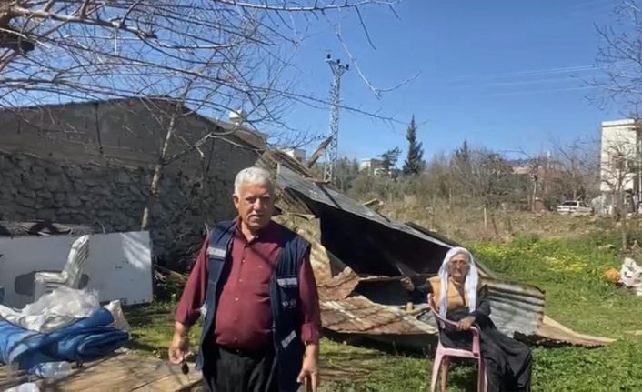 Osmaniye’de fırtına ahırın çatısını uçurdu