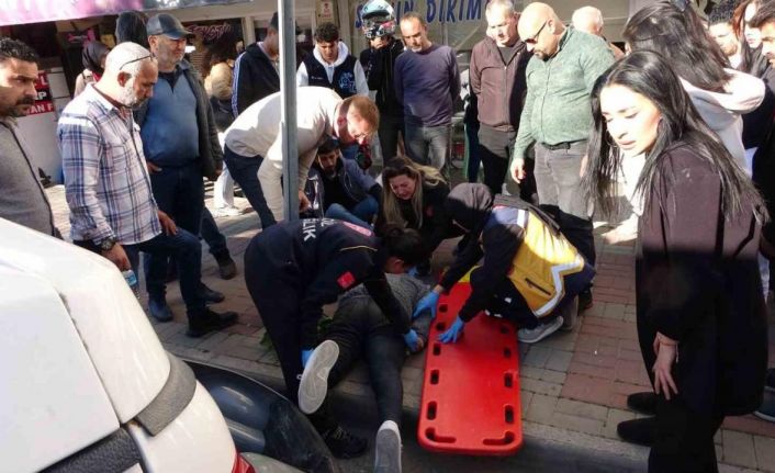 Park etmeye çalışan kamyonete çarpan motosikletliler ölümden döndü