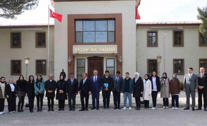 Sağlık Bilimleri Fakültesi öğrencilerinden Valiliğe ziyaret