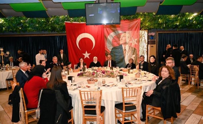 Şehit aileleri ve gaziler iftar programında buluştu