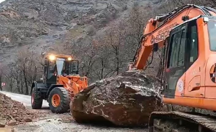 Tunceli’de karla mücadele çalışmaları sürüyor