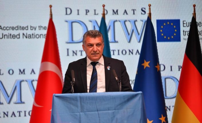 Uluslararası Diplomatlar Birliği Başkanı Bozçelik güven tazeledi