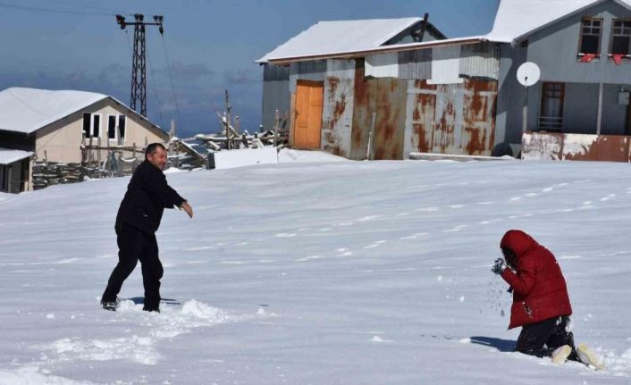 Yüksek kesimlerde kış, şehir merkezinde bahar yaşanıyor