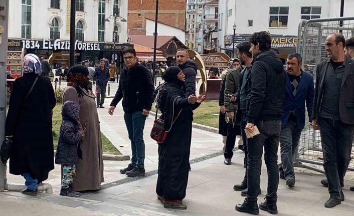 Zabıtalara, "Dişim ağrıyor hastaneye gideceğim" diyerek kaçan dilenci kamerada