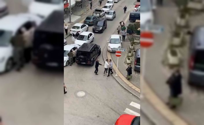 Bursa’da yol verme tartışması kamerada