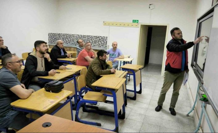 Emet’te üreticilere meyve ağaçlarında aşılama ve budama kursu