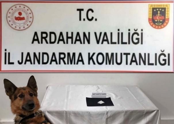 Kargo ile uyuşturucu teminine suçüstü! 3 kişi yakalandı