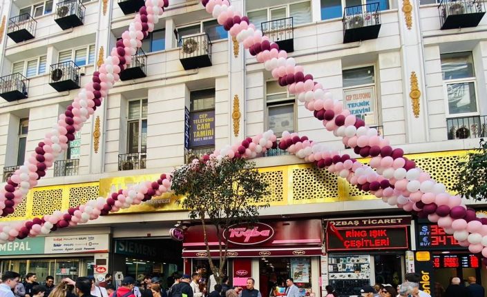 Tuğba Kuruyemiş, İstanbul’daki 8. şubesini halkla buluşturdu