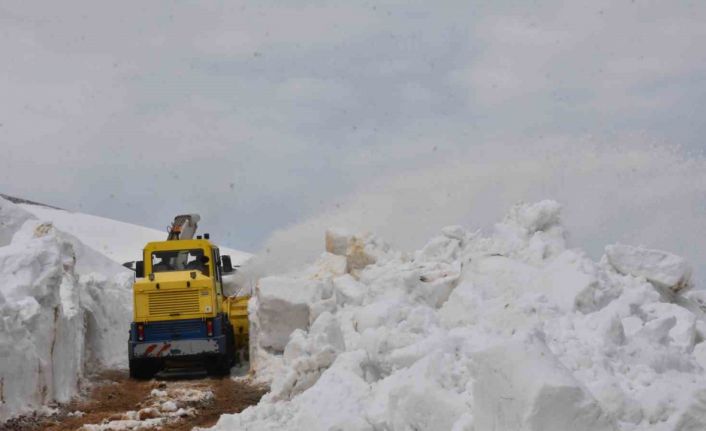 Turizm cenneti Nemrut Krater Gölü’nün yolu açılıyor