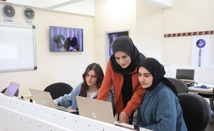 AİÇÜ İİBF’de Finans Laboratuvarı açıldı