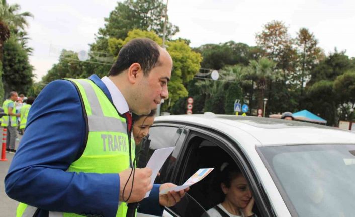 Aydın’da görme engelliler ‘geçiş üstünlüğüne’ dikkat çekti