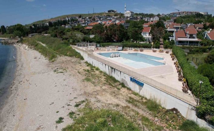 Beylikdüzü’nde sahili işgal eden siteye vatandaşlardan tepki