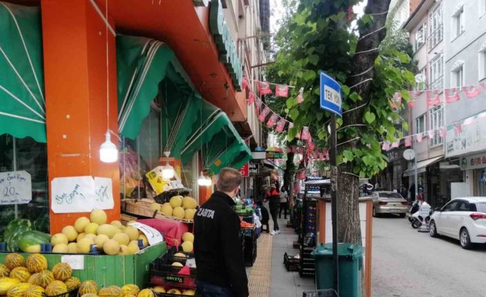 Bilecik’te kaldırımları işgal eden manavlara ceza