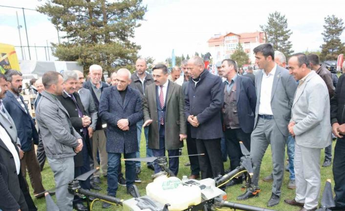 Çiftçiler Günü’nde düzenlenen tarım fuarına yoğun ilgi