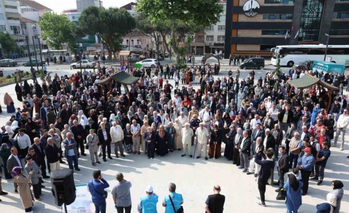 Derince’de hacı adayları dualarla uğurlandı