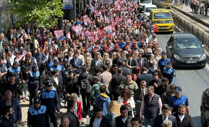 İstanbul’da vatandaşlar “Kurtuluşa Giden İlk Adım” yürüyüşünde bir araya geldi