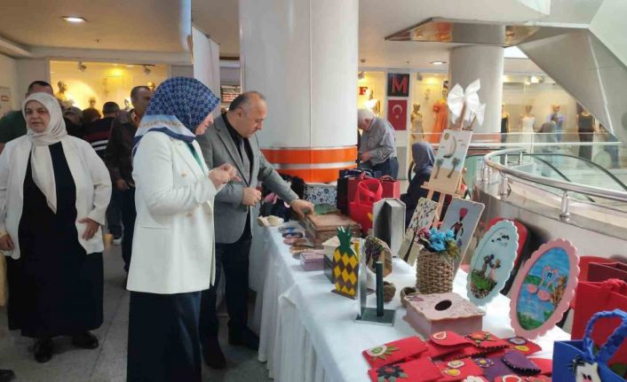 Karabük Toplum Ruh Sağlığı Merkezi El Sanatları Sergisi açıldı