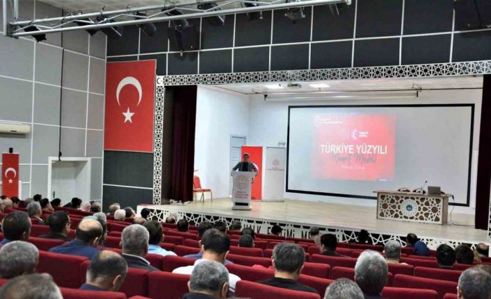 Malatya’da, "Türkiye Yüzyılı Maarif Modeli" müfredatı hakkında bilgilendirme toplantısı