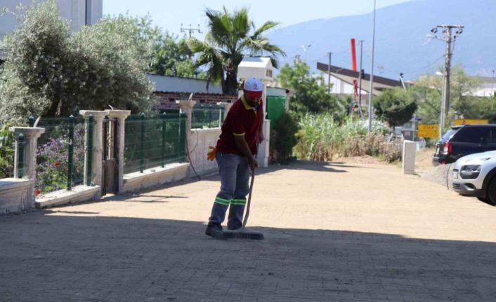 Nazilli Belediyesi İsabeyli’de yol çalışmalarını sürdürüyor