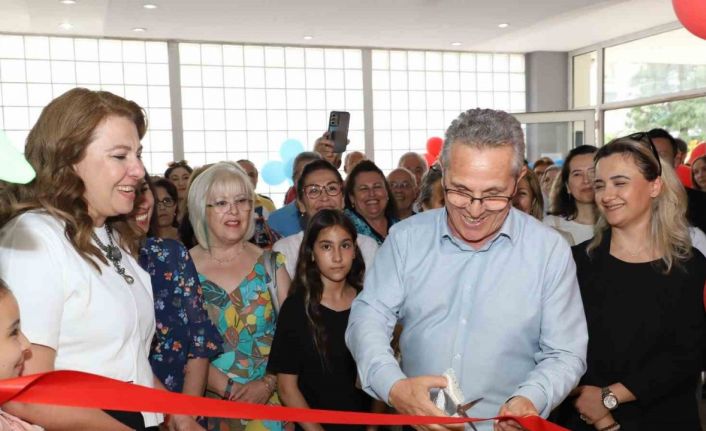 Nazilli Belediyesi yağlı boya resim kursu öğrencileri hünerlerini sergiledi