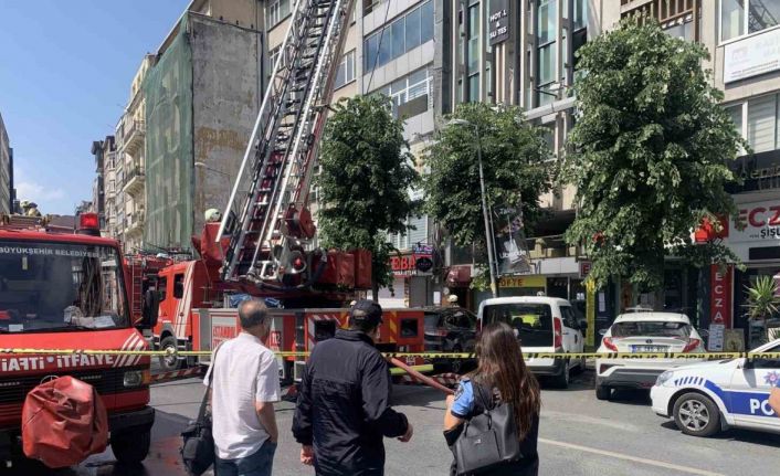 Şişli’de restoranın bacasında çıkan yangın paniğe neden oldu