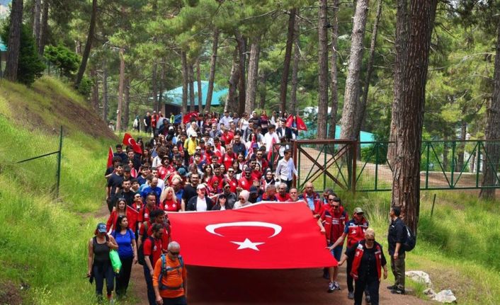 Vali Pehlivan, ’Doğada Gençlik Yürüyüşü’ne katıldı