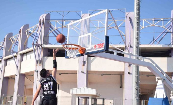 3x3 Sokaklar Bizim Basketbol Ege Bölgesi Grup Müsabakaları başladı