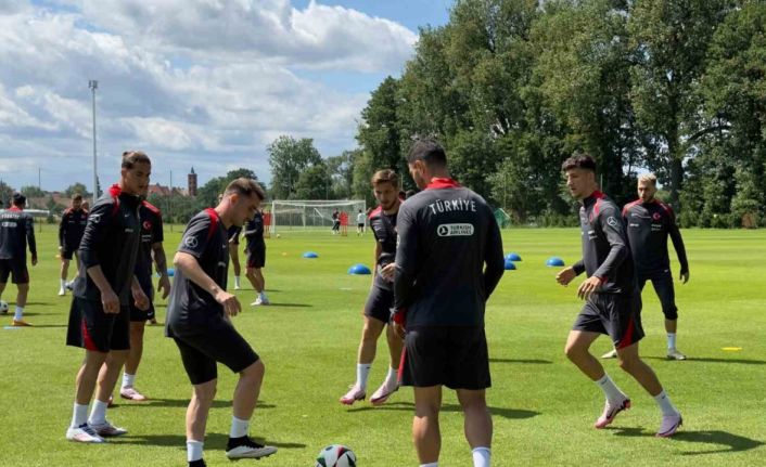 A Milli Futbol Takımı, Polonya maçı hazırlıklarını tamamladı