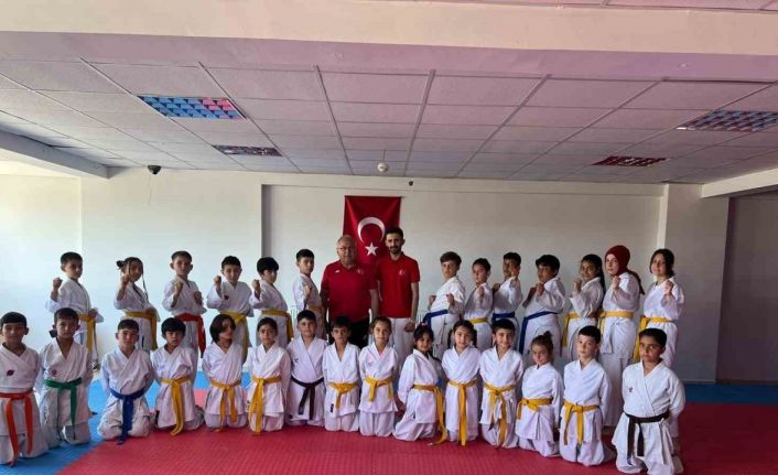 Afyonkarahisar’da Karate Kuşak sınavı tamamlandı