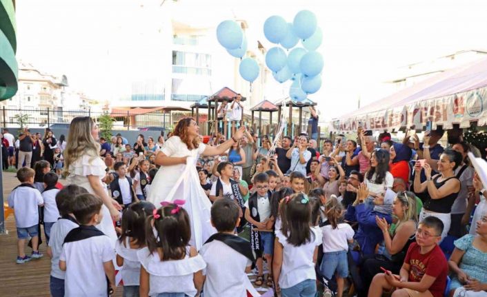 Alanya Belediyesi Kreş ve Çocuk Akademisi’nde mezuniyet heyecanı