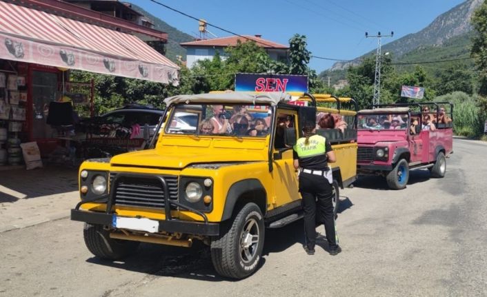 Alanya’da 7 safari aracına ve sürücüsüne ceza kesildi