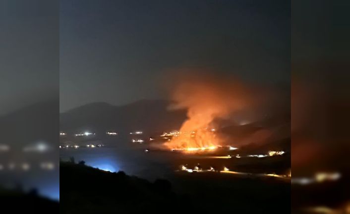 Anız yangını kilometrelerce uzaktan görüntülendi