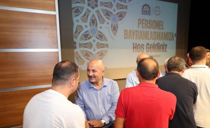 Başkan Büyükgöz personellerle bayramlaştı