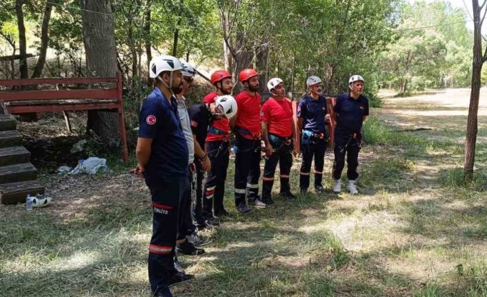 Bingöl’de itfaiye ekiplerine dağcılık eğitimi verilmeye başlandı