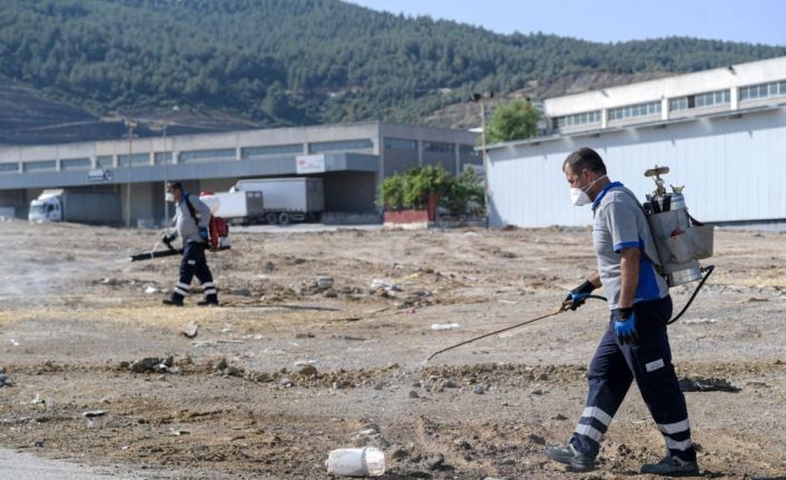 Büyükşehir’in temizlik ekipleri sahada