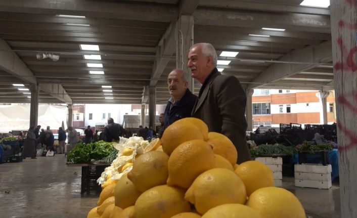 Çayın limonsuz içilmediği Bayburt’ta pazarın zam şampiyonu limon oldu