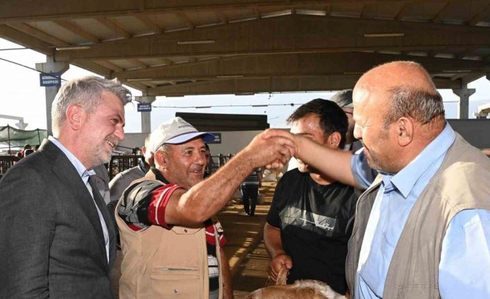 Depremzede Kahramanmaraş’ta Kurban Bayramı heyecanı