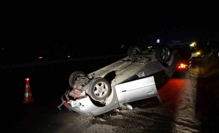 Devrilen otomobilden burnu bile kanamadan çıktı