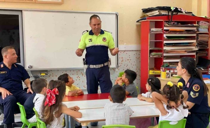 Didim’de 62 öğrenci “trafik dedektifi” oldu