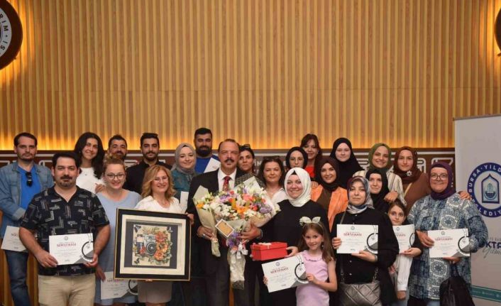 Fotoğrafçılık atölyesi mezunları verdi